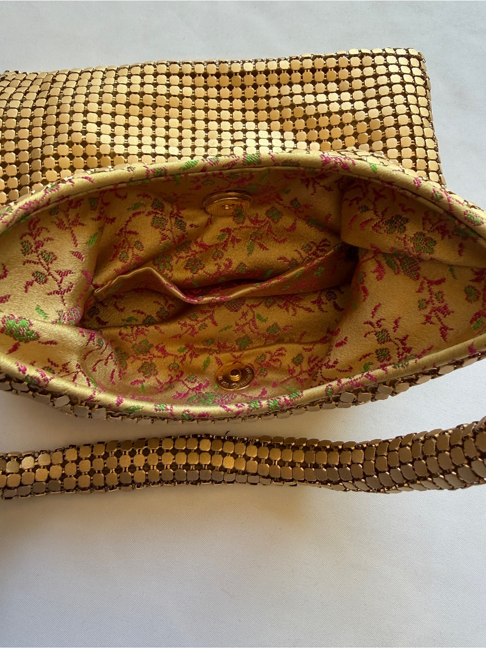 Gold Metal Mesh Evening Wrist Bag Y2K Party Bag Chinoiserie Brocade Lining - Picture 2 of 5
